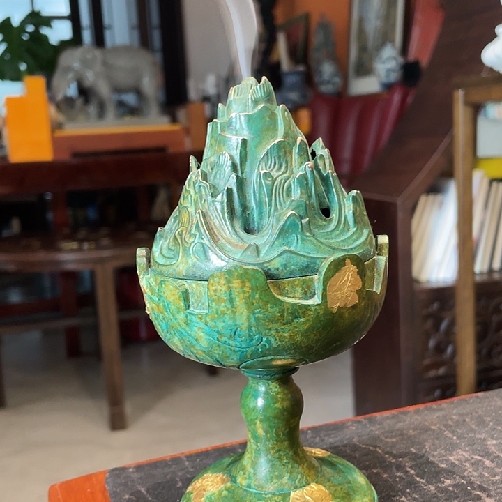 东芳礼序博山香炉金铂