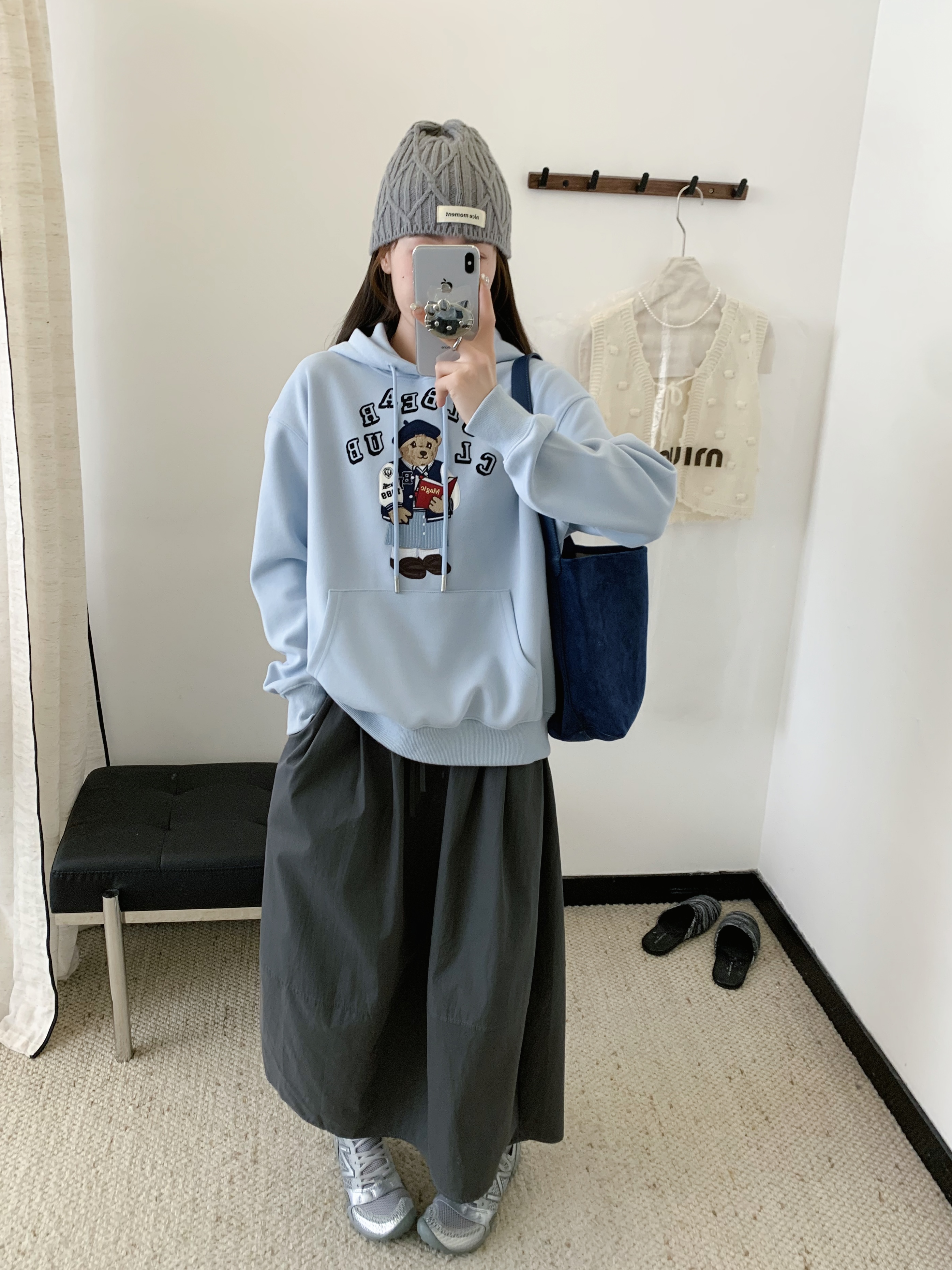 2025新款读书小熊女装秋季卫衣连帽款88003
