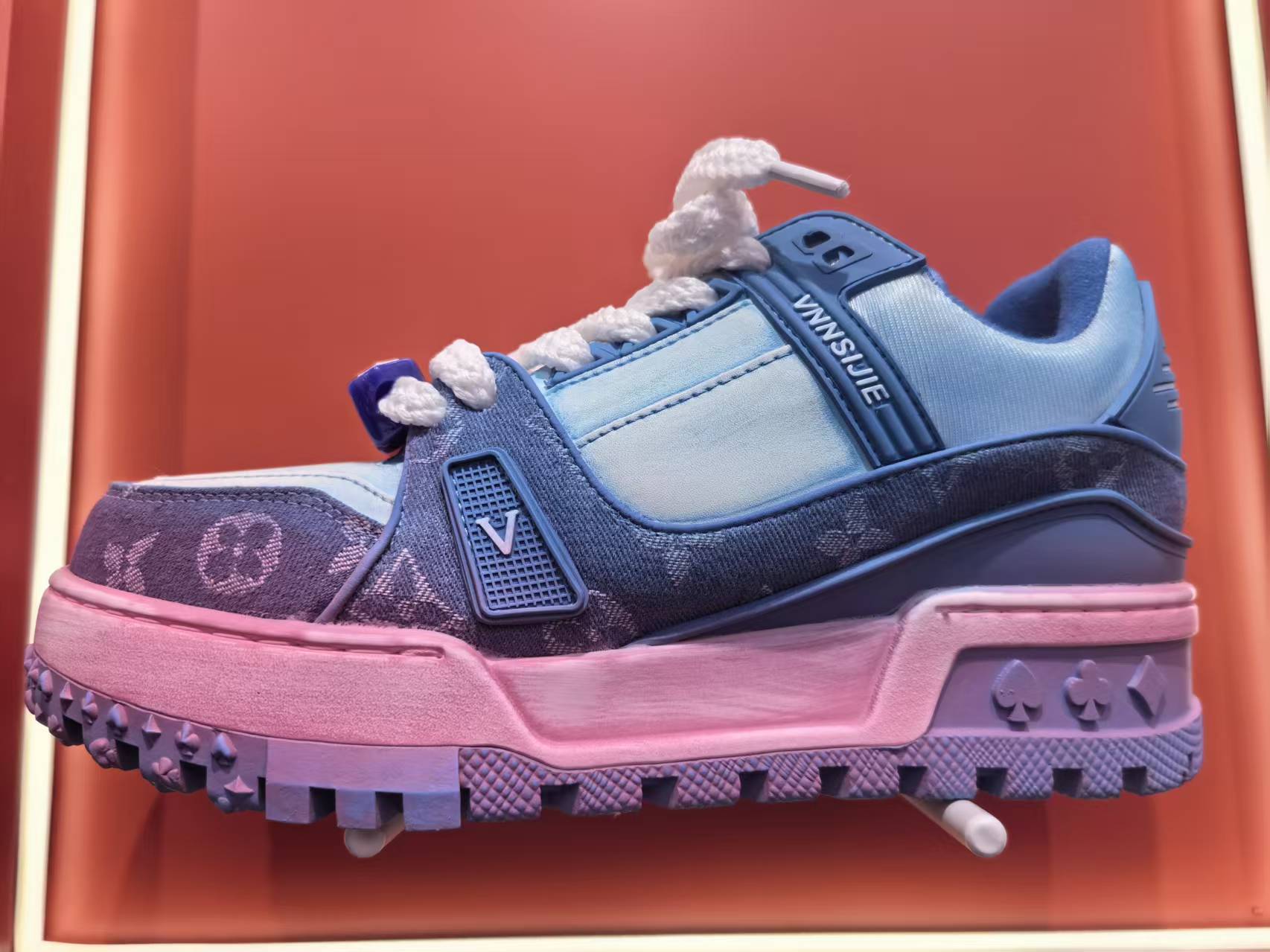 男款潮鞋运动鞋板鞋休闲鞋是拼色跑步鞋冬季