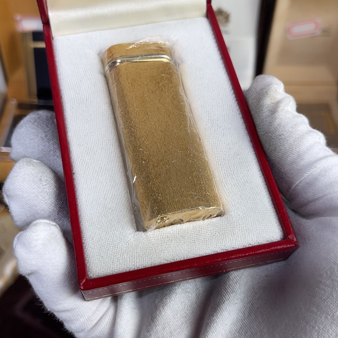 张***生中古二手打火机云奢