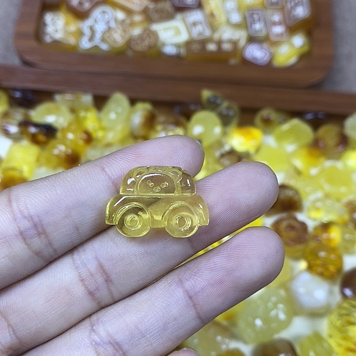 吊坠橄榄核小熊汽车32