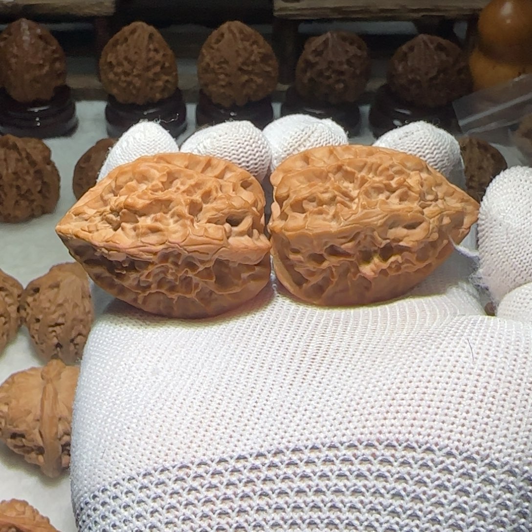 转***！文玩核桃吊坠十三陵