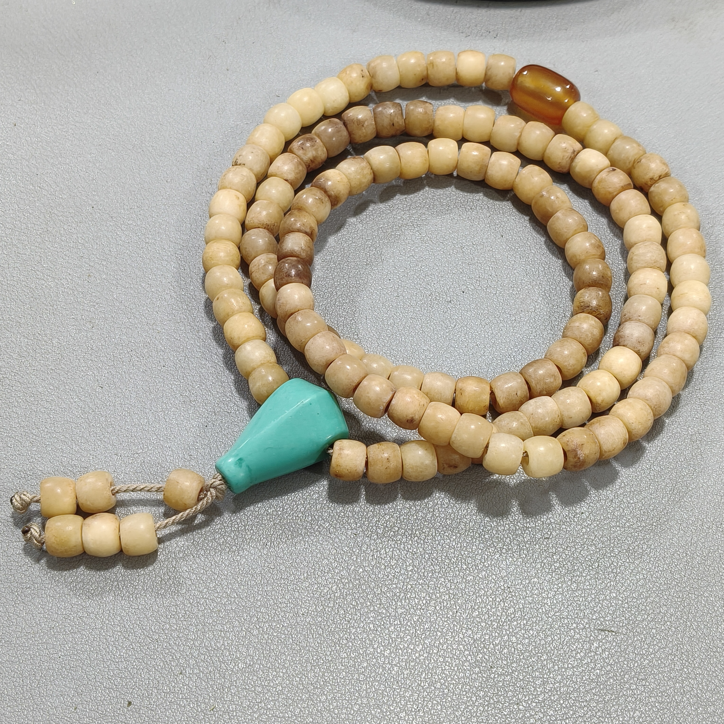 K78驼骨卡0.7多圈手串