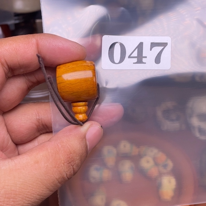 驼骨摆件人工忙着