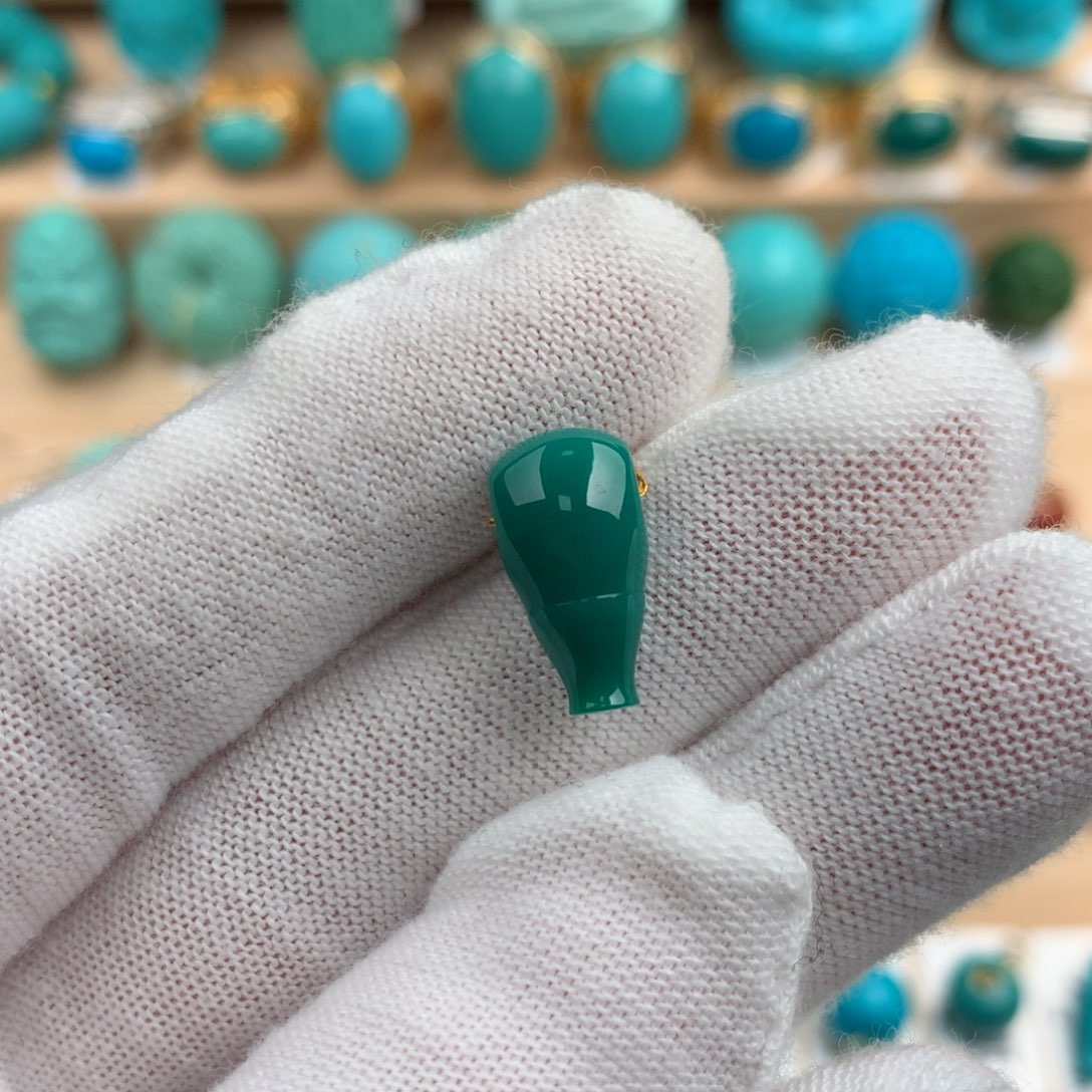 绿松石配饰未镶嵌音***。