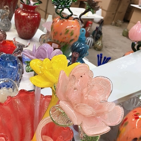 琉璃花瓶高45厘米宽9厘米