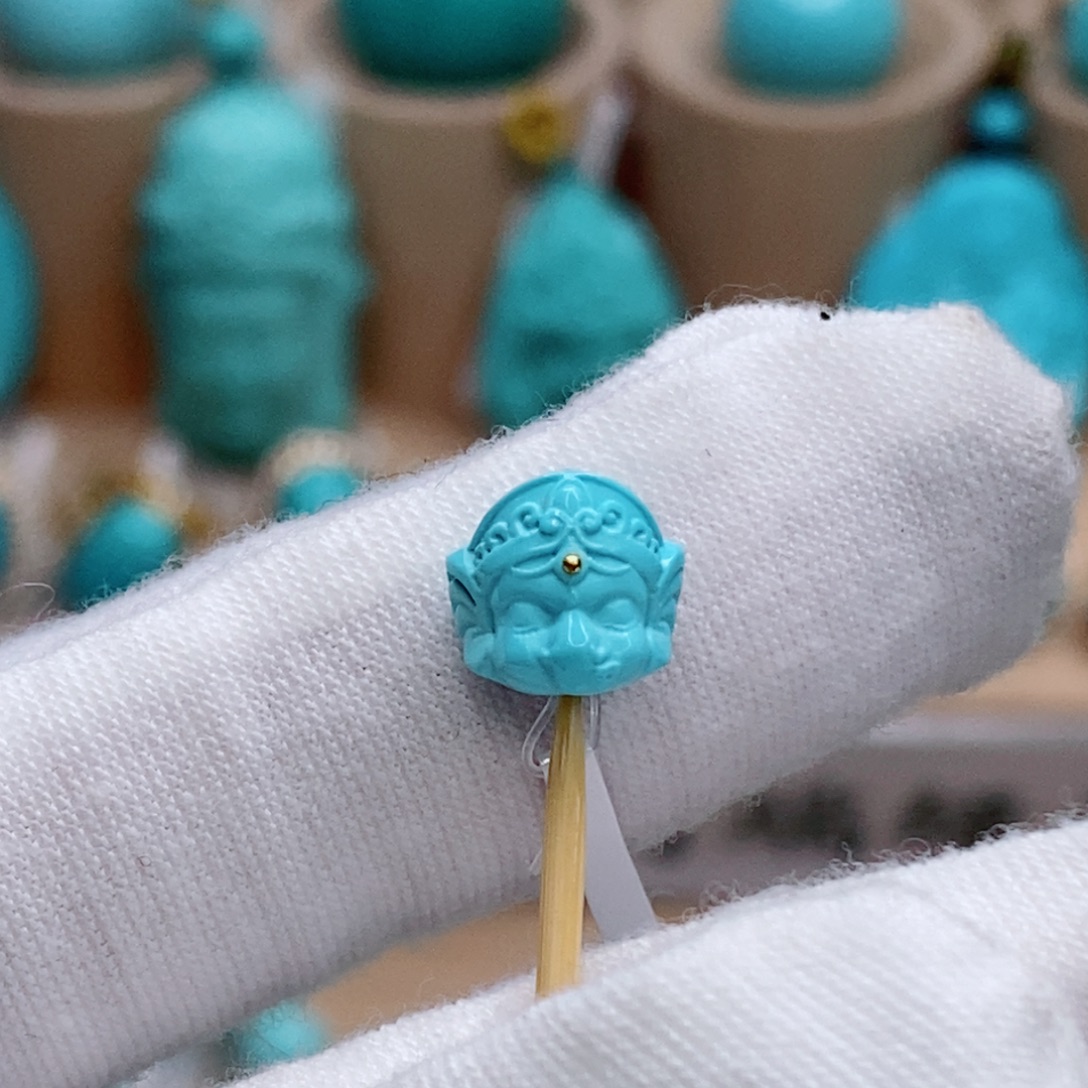 绿松石未镶嵌珠宝奇石