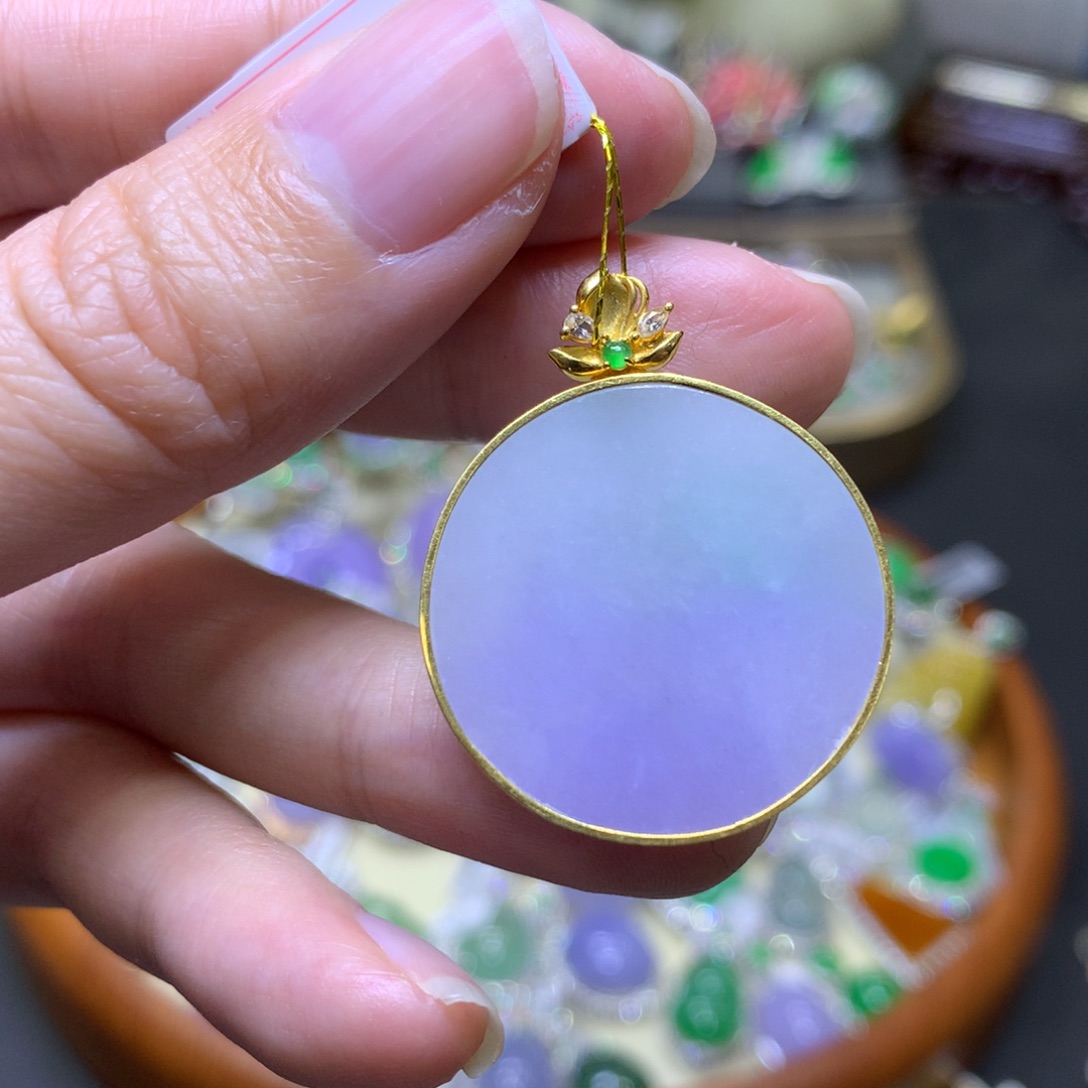 翡翠颈饰18K金镶嵌翡翠吊坠项链