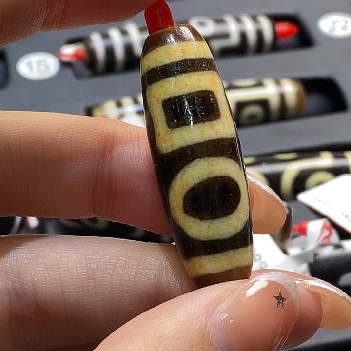 用***3玛瑙/玉髓（覆膜）未镶嵌颈饰