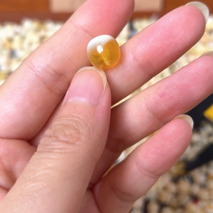 蜜蜡未镶嵌裸石10.5mm一个