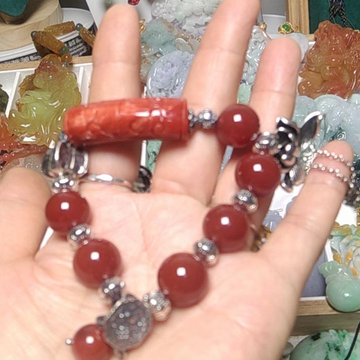 翡翠吊坠(赠链)未镶嵌