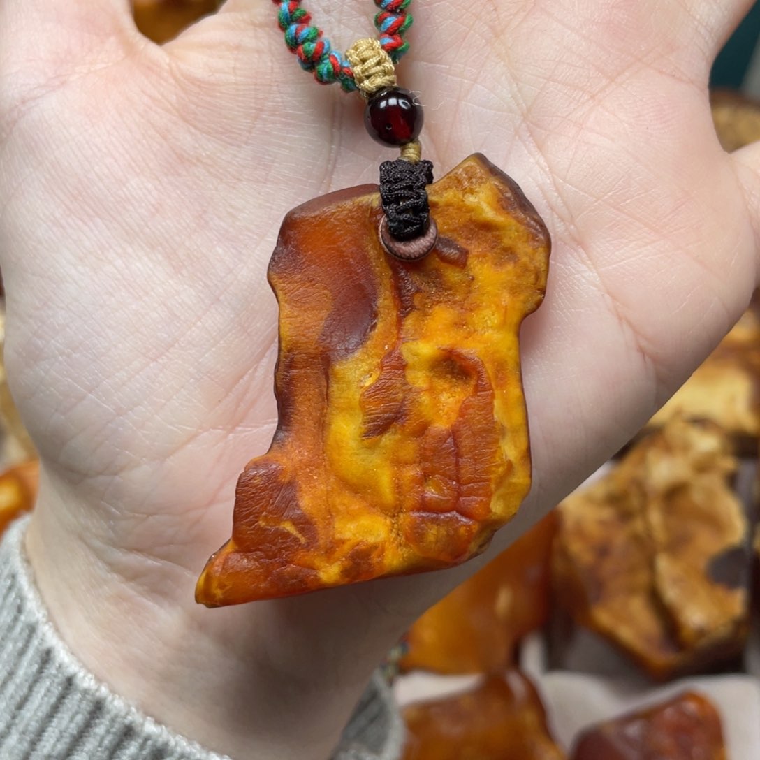 琥珀珠宝奇石未镶嵌