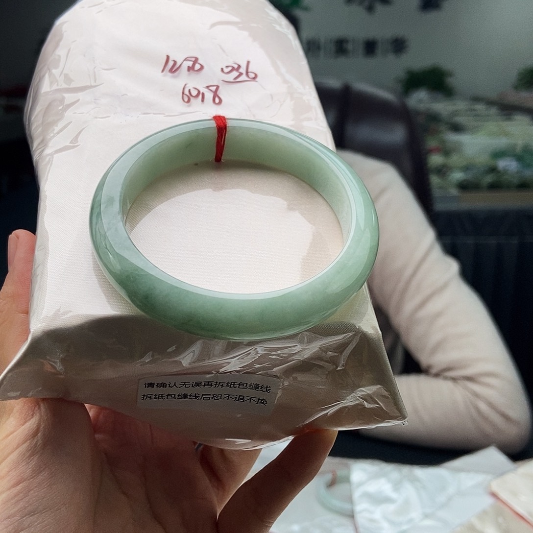 翡翠未镶嵌手镯拍一发一