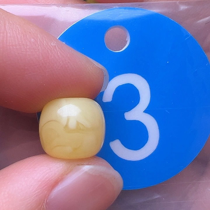 蜜蜡裸石未镶嵌10.5m m