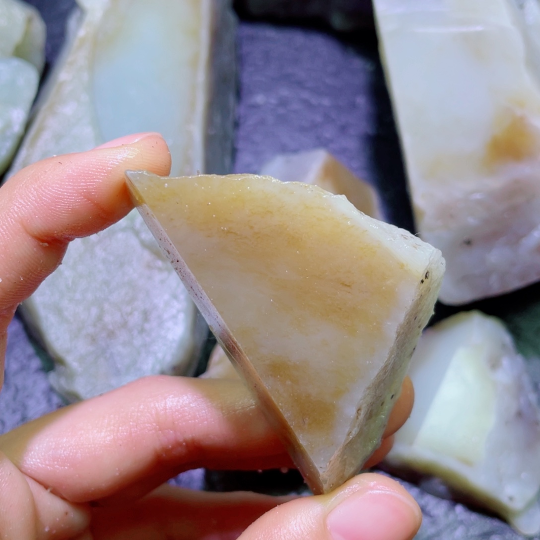 和田玉未镶嵌珠宝半成品