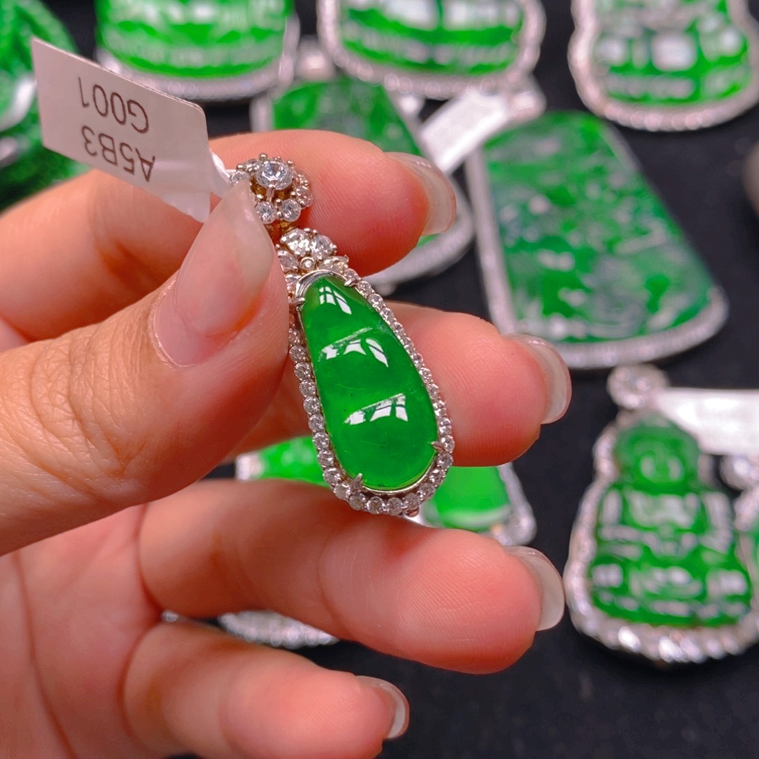 翡翠颈饰银S925镶嵌8888888888888