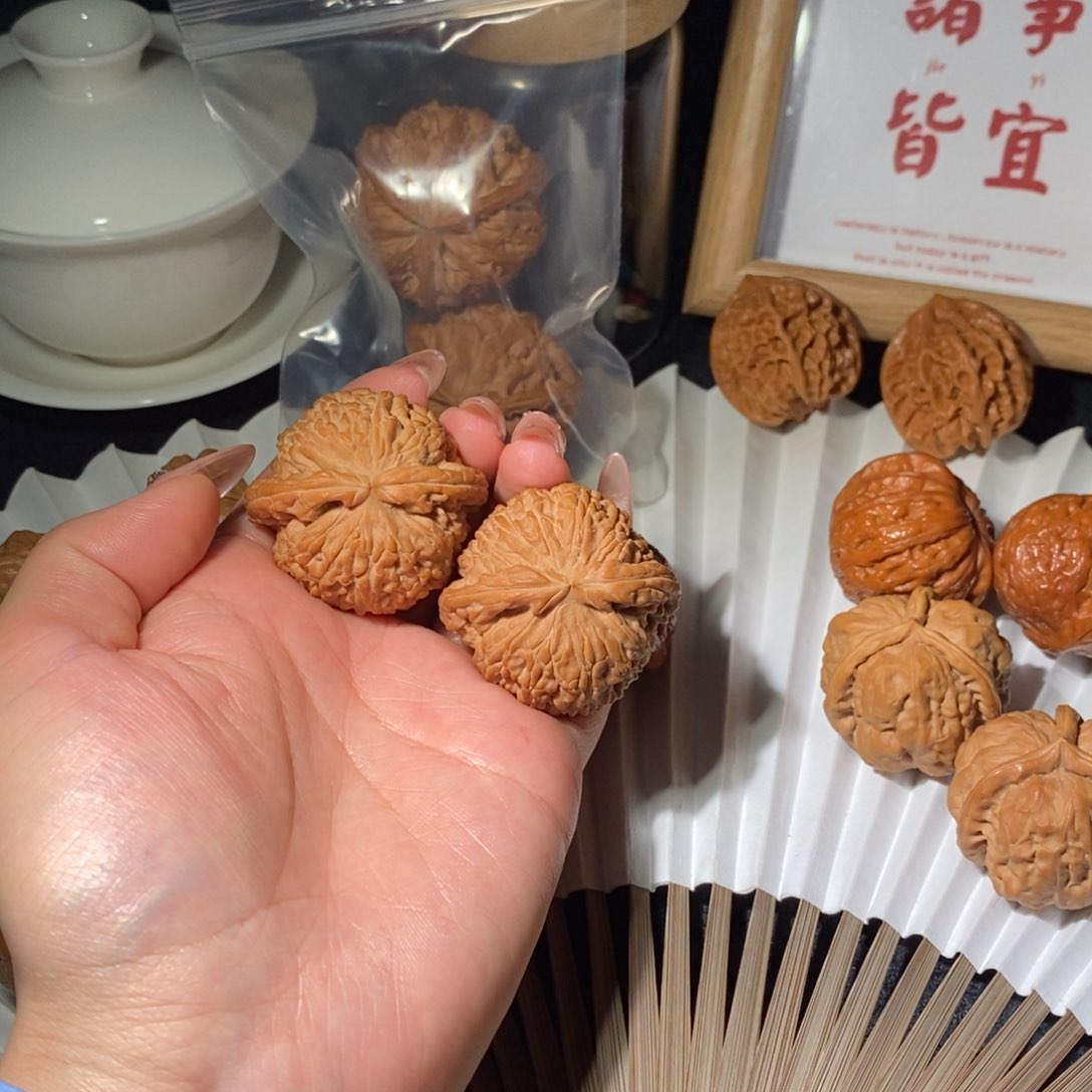 文玩核桃吊坠白狮子41