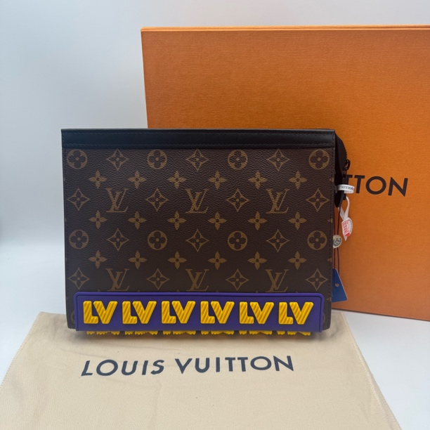 未使用 LouisVuitton/路易威登 棕老花手拿洗漱包紫黄胶底2704