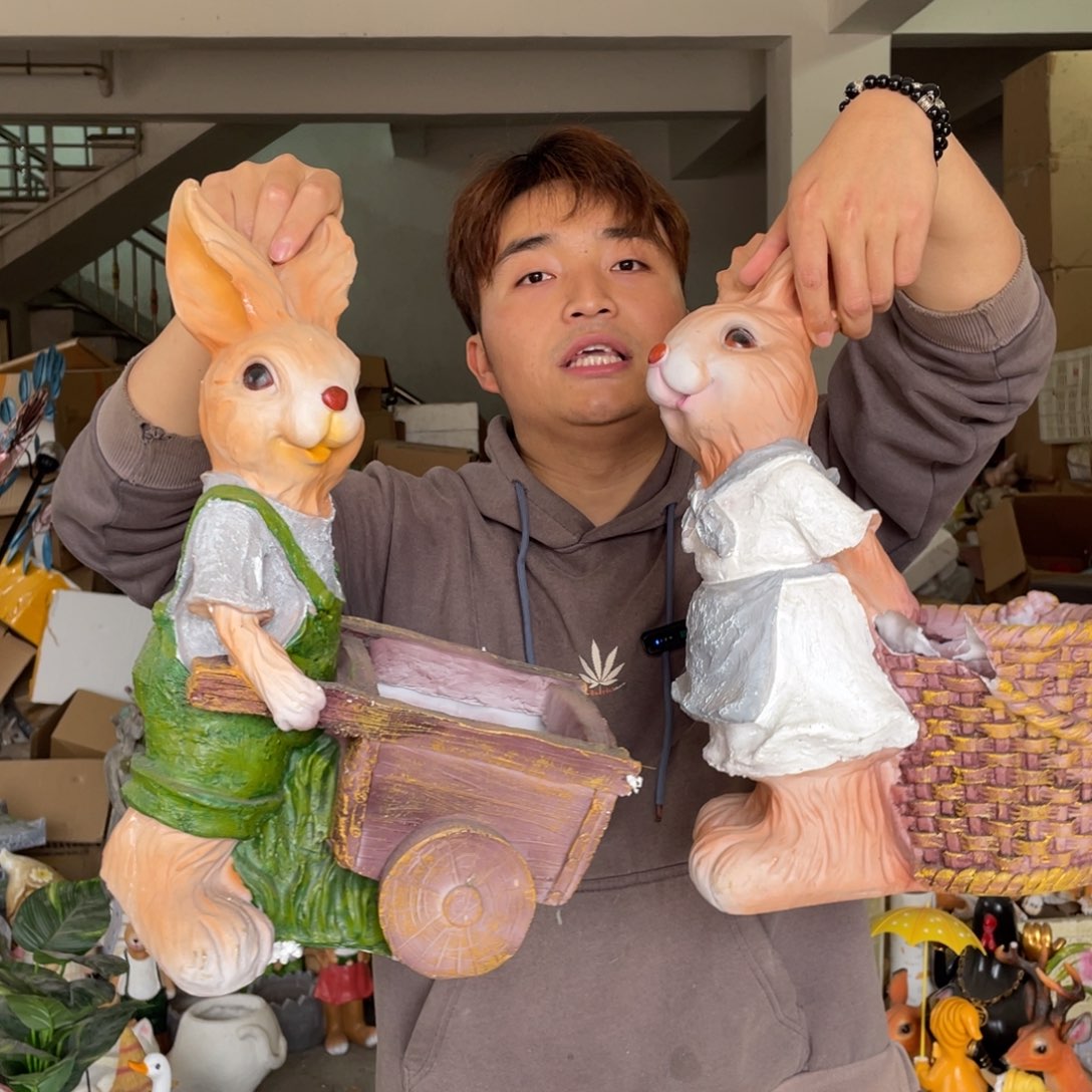 【闪购商品】陶瓷摆件拖车兔拖框兔摆件