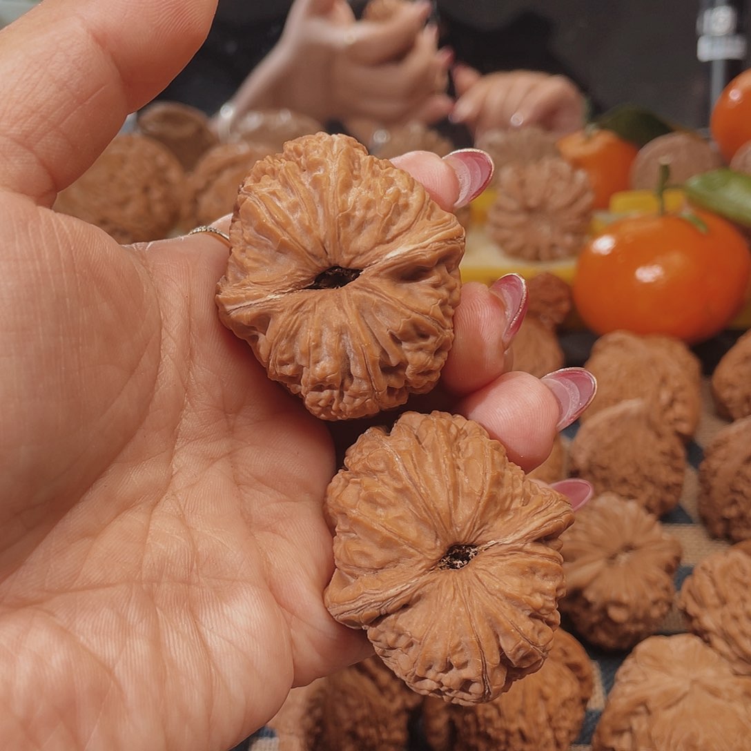 吊坠文玩核桃45元宝