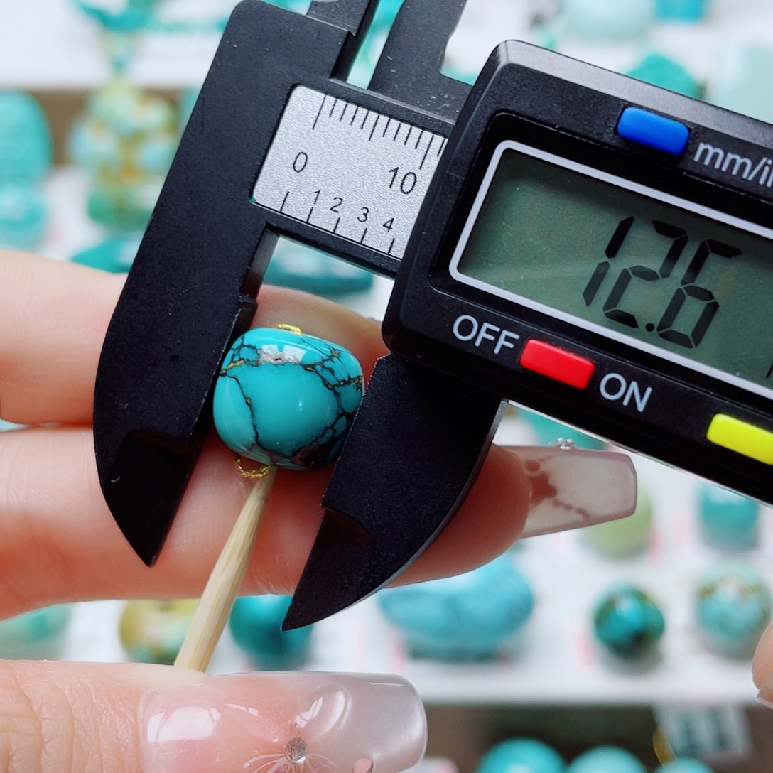 绿松石未镶嵌挂件