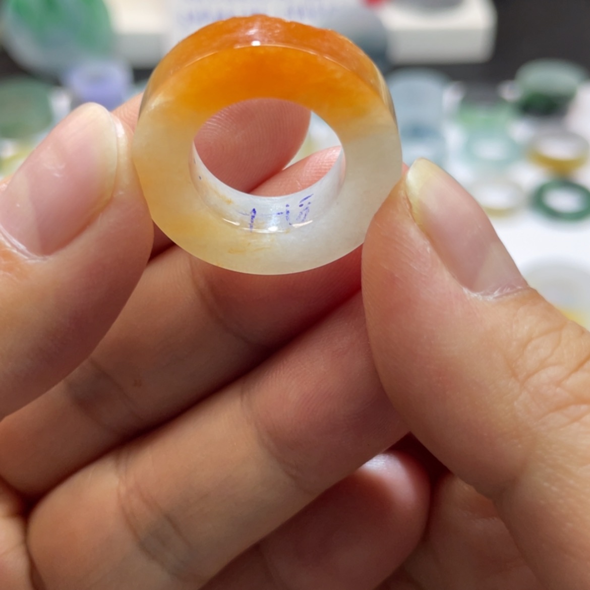 【闪购商品】定制翡翠未镶嵌娜****形天然翡翠