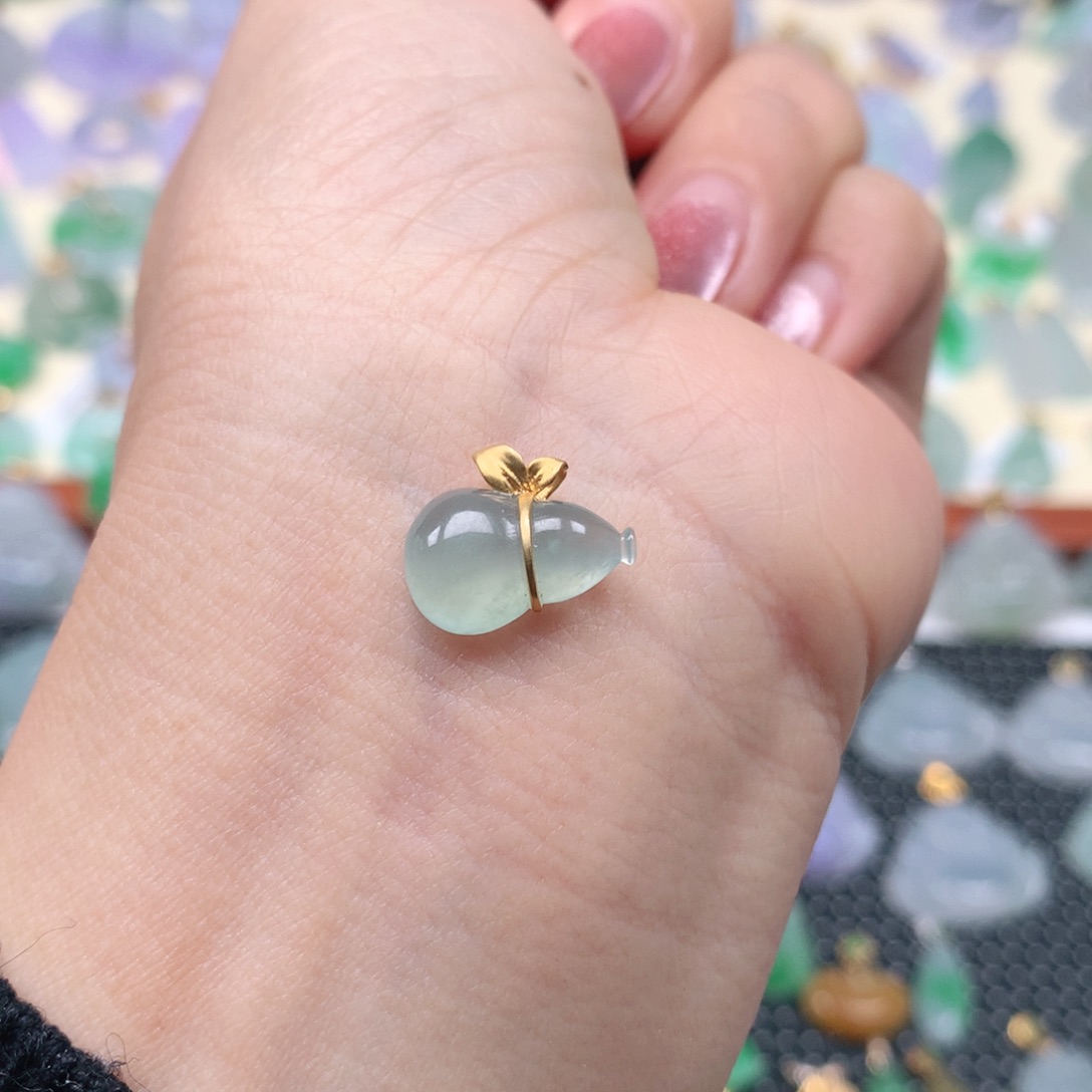 【闪购商品】翡翠吊坠(不含链)18K金镶嵌妙