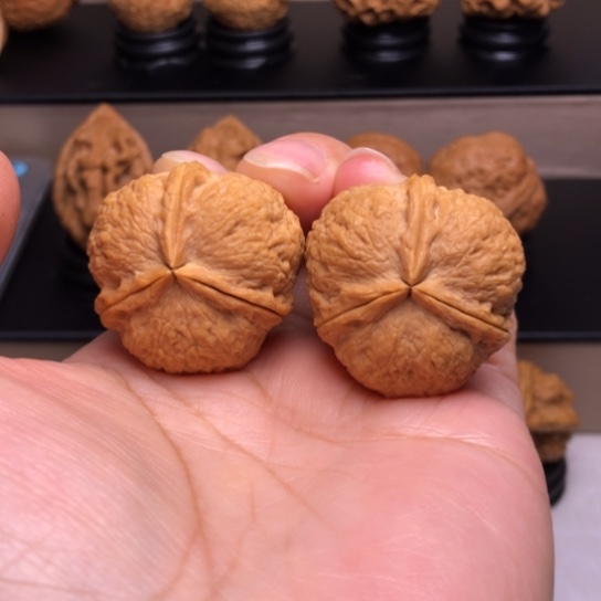 文玩核桃把件梭*树满天星三楞23