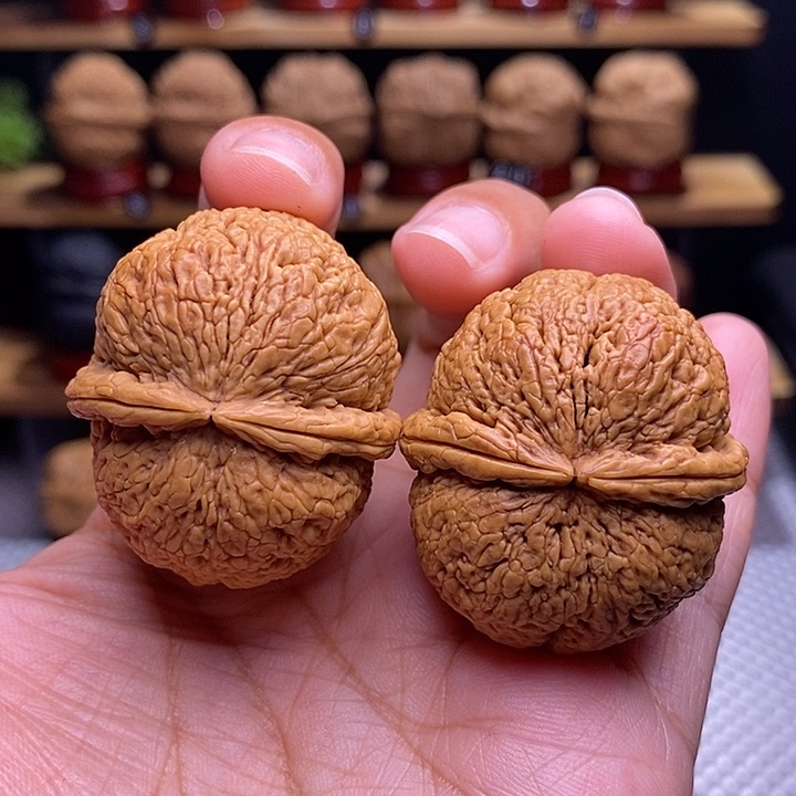 文玩核桃把件脑纹元宝45