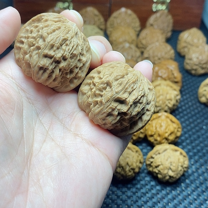 文玩核桃把件40磨盘