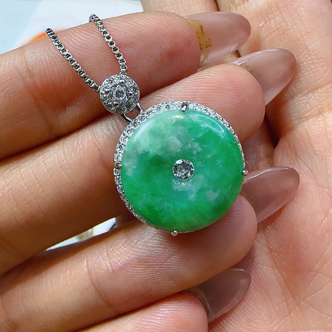 翡翠颈饰未镶嵌翡翠185