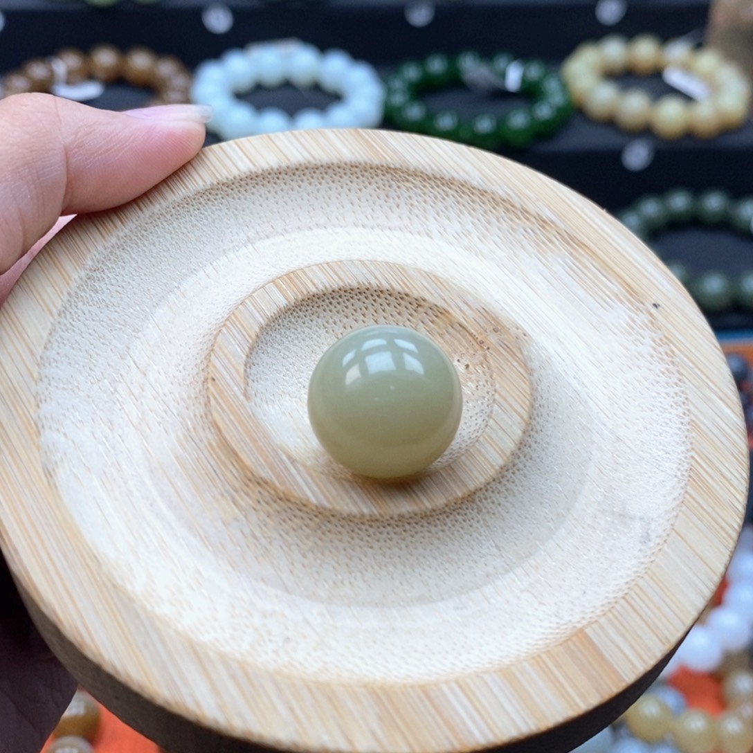 (***!未镶嵌手串和田玉L卡18
