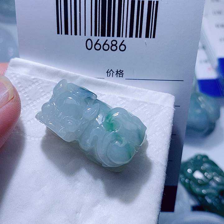 翡翠未镶嵌颈饰天光墟翡翠市场现金代购