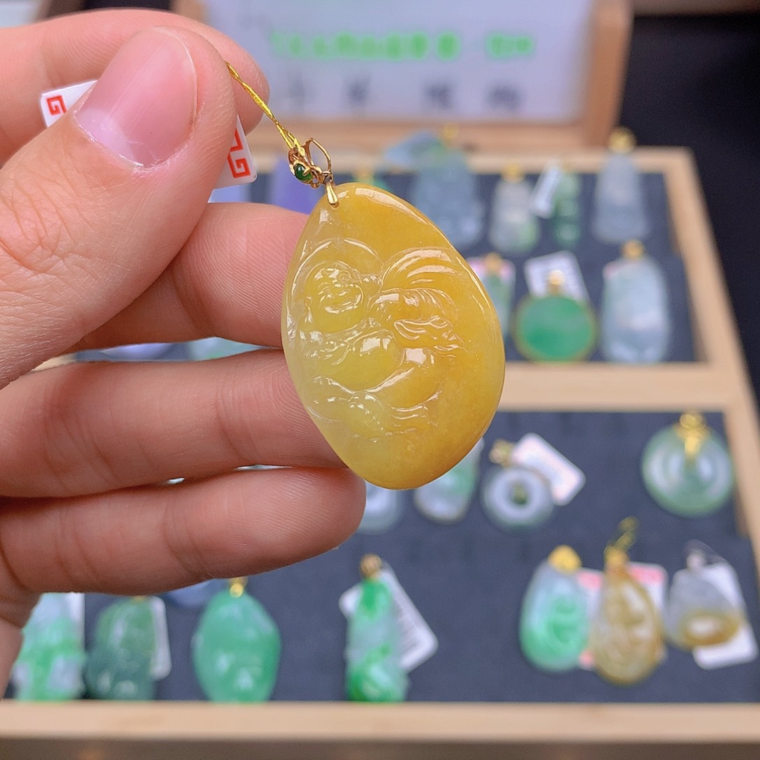翡翠颈饰18K金镶嵌翡翠