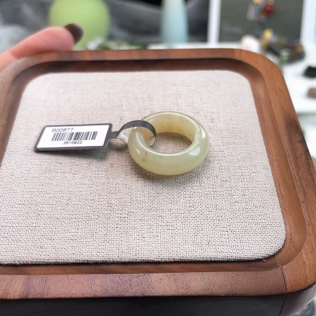 和田玉未镶嵌戒指U40草花轮胎16不退换