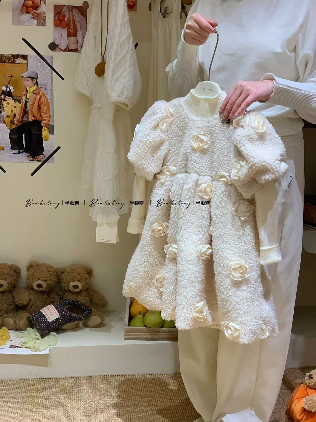 女童冬季花朵连衣裙2025新款韩版加厚羊羔绒裙子女宝宝洋气泡泡袖