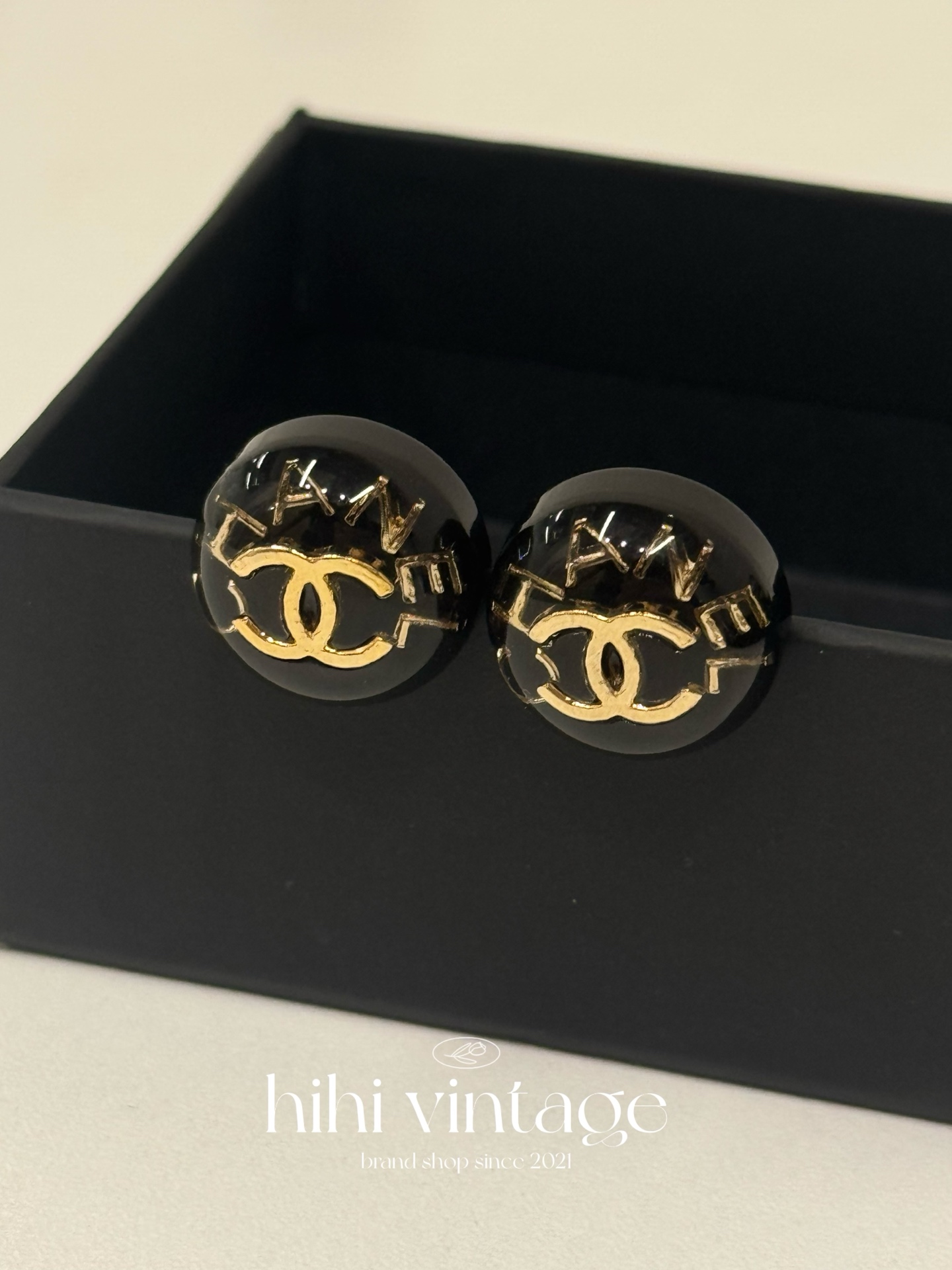 99新 Chanel/香奈儿 Chanel 22A 黑色双C字母亚克力耳钉/13921920