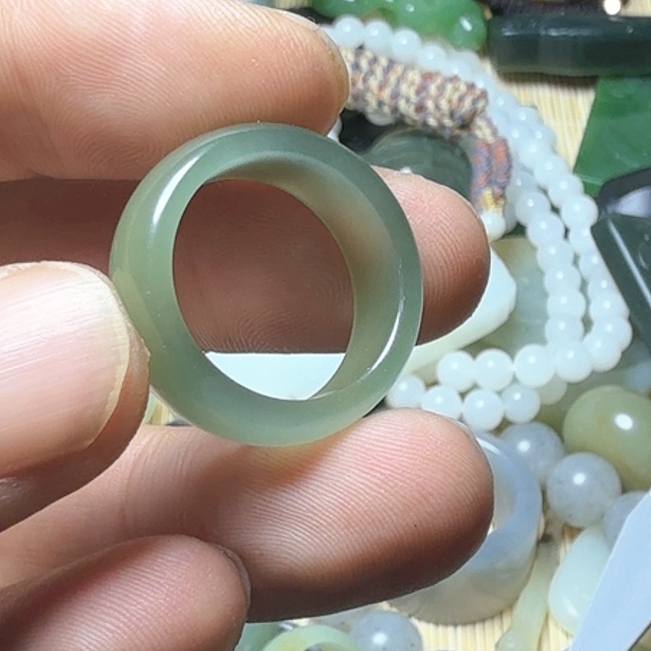 和田玉颈饰未镶嵌南**云