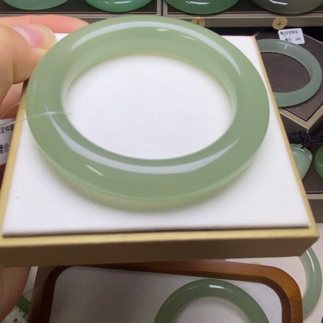 东陵石未镶嵌手镯