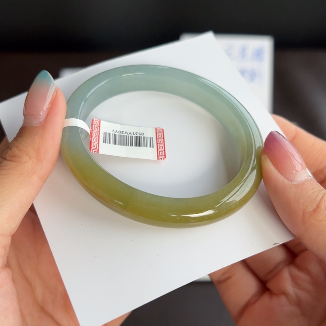 翡翠未镶嵌手镯12号55贵妃