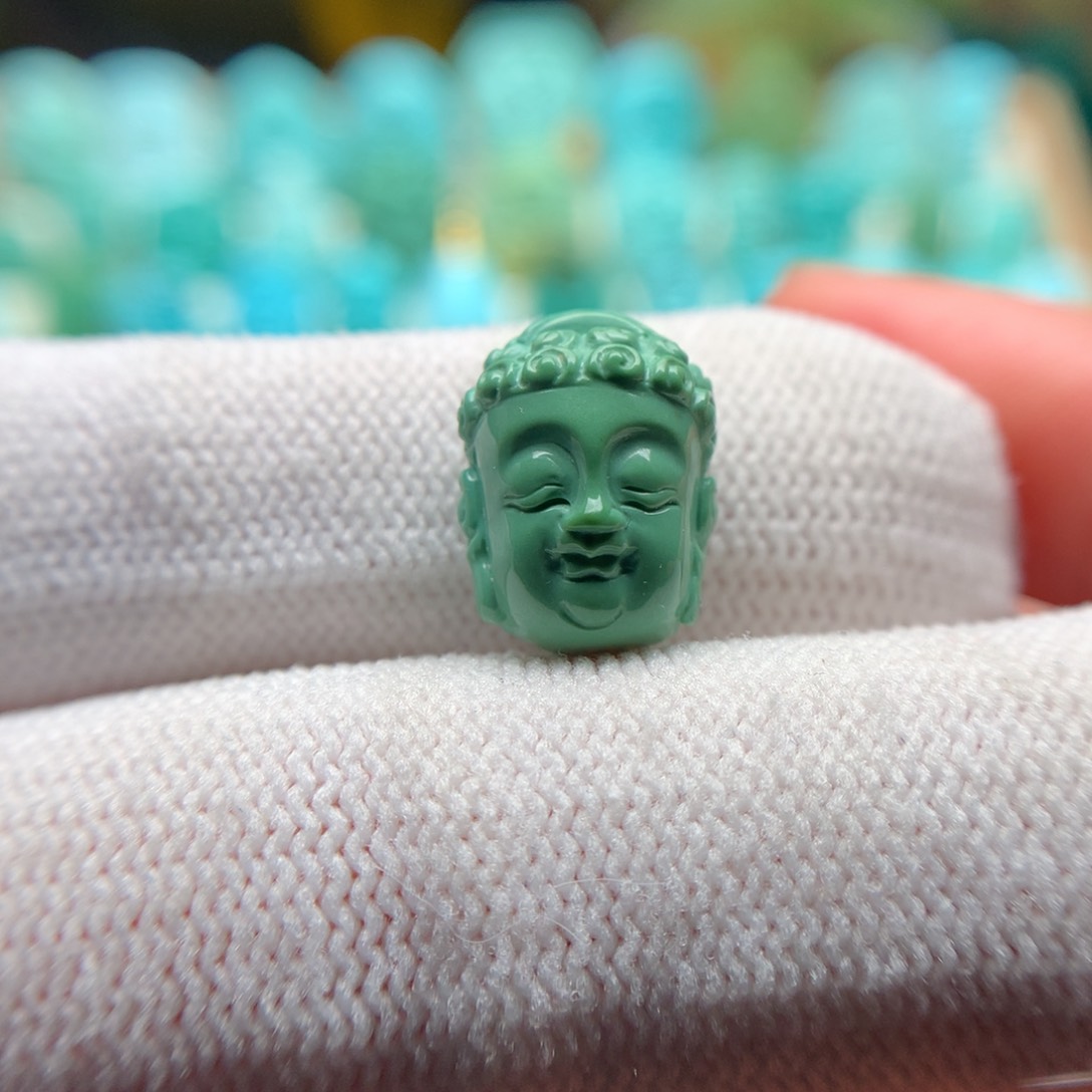 绿松石配饰未镶嵌