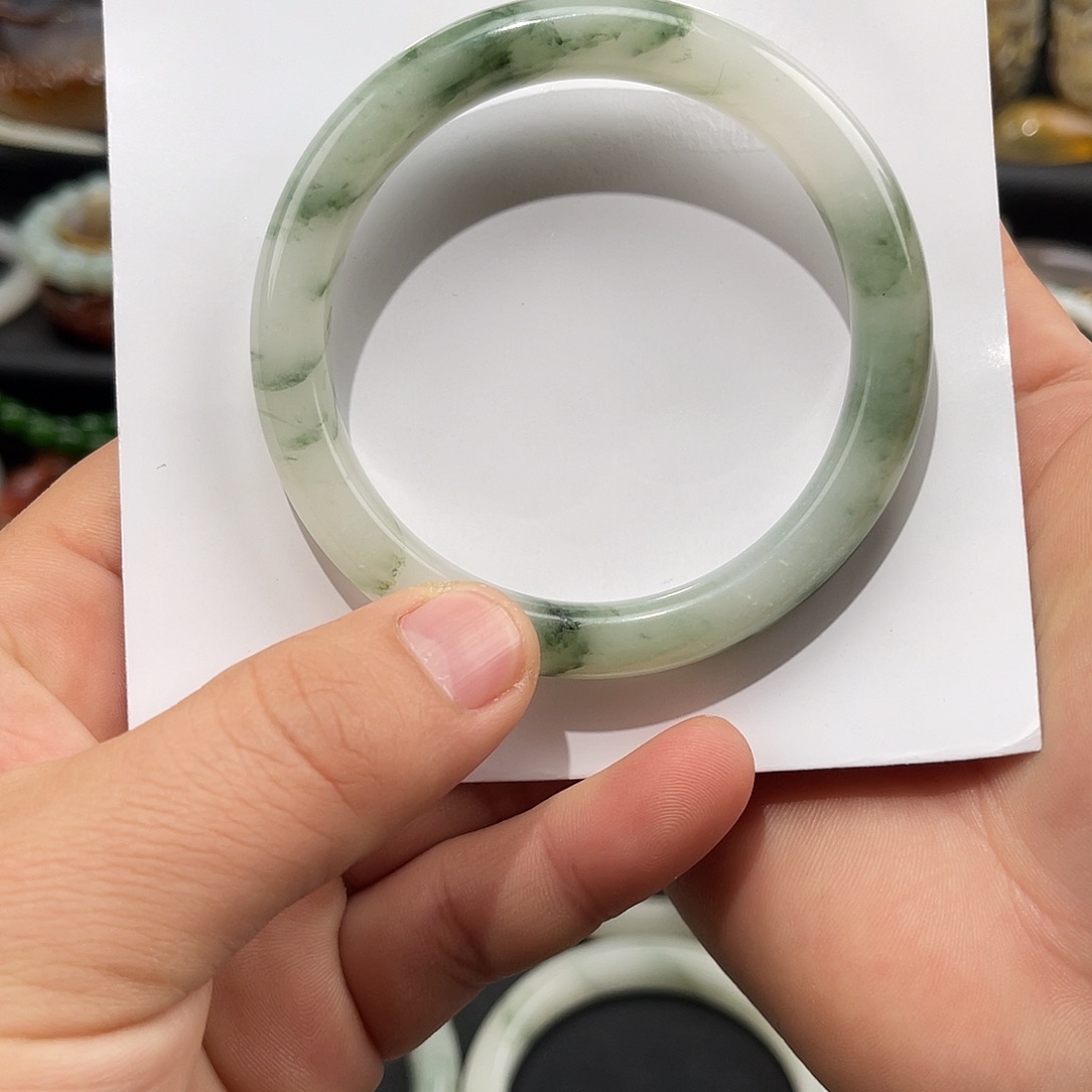 石英质玉未镶嵌手镯