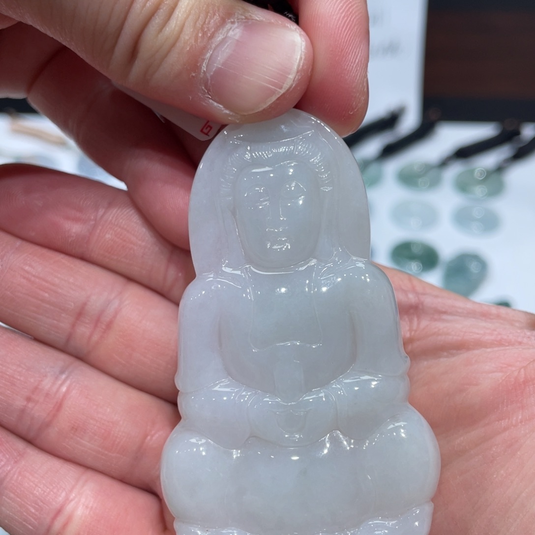 翡翠颈饰未镶嵌拍一发一