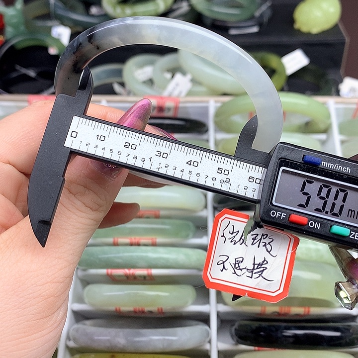 蛇纹石玉手镯未镶嵌781