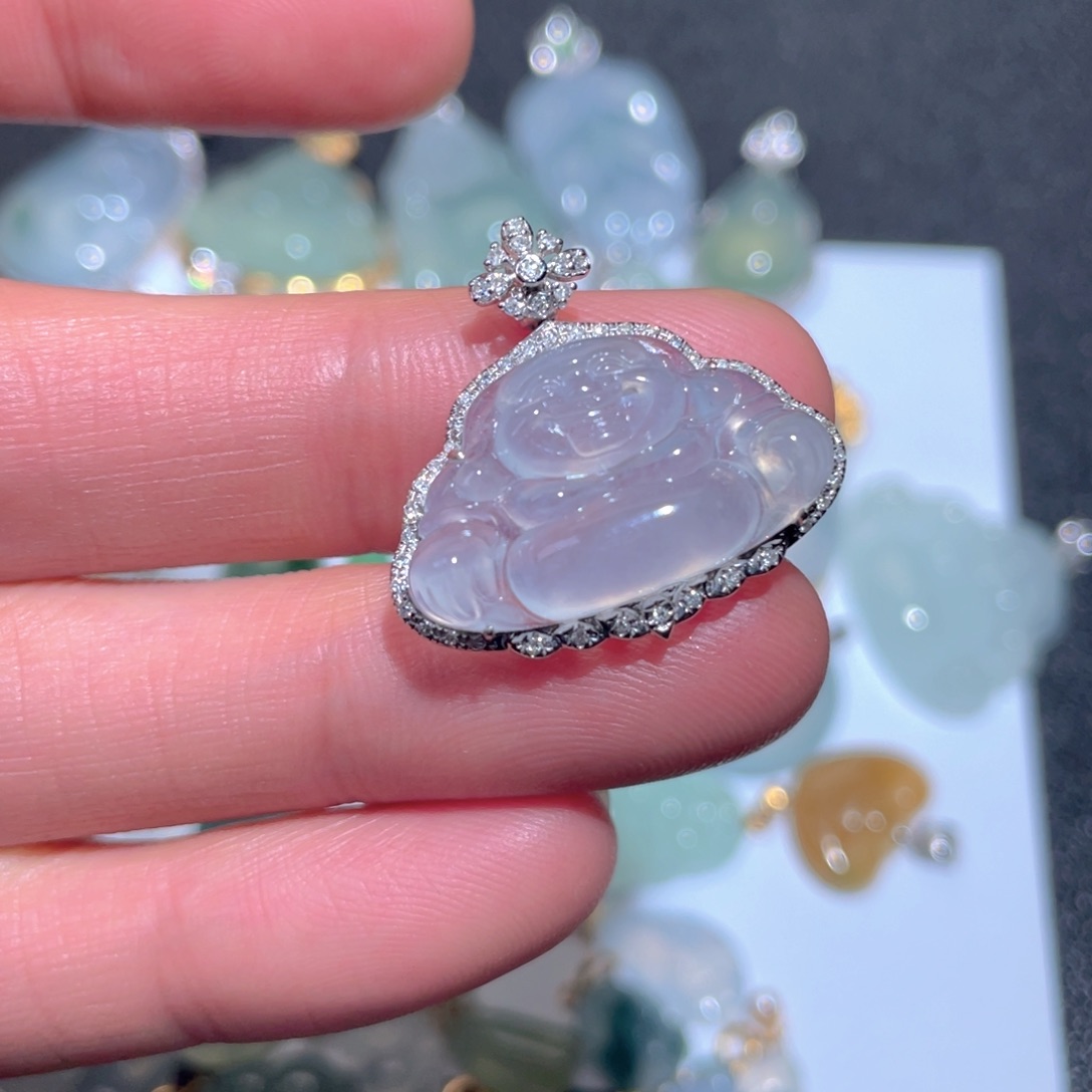 翡翠颈饰18K金镶嵌翡翠