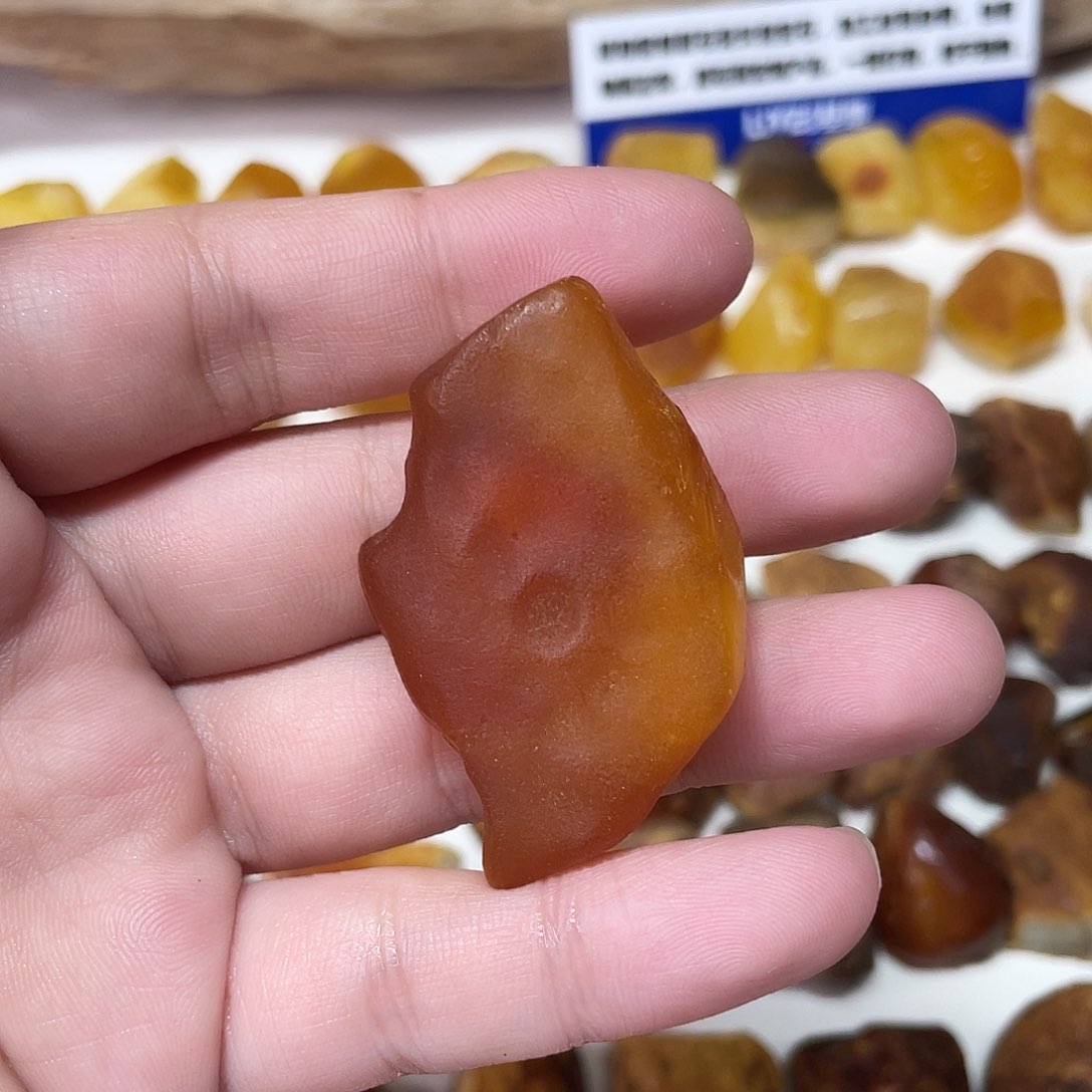 定制琥珀未镶嵌原矿琥珀