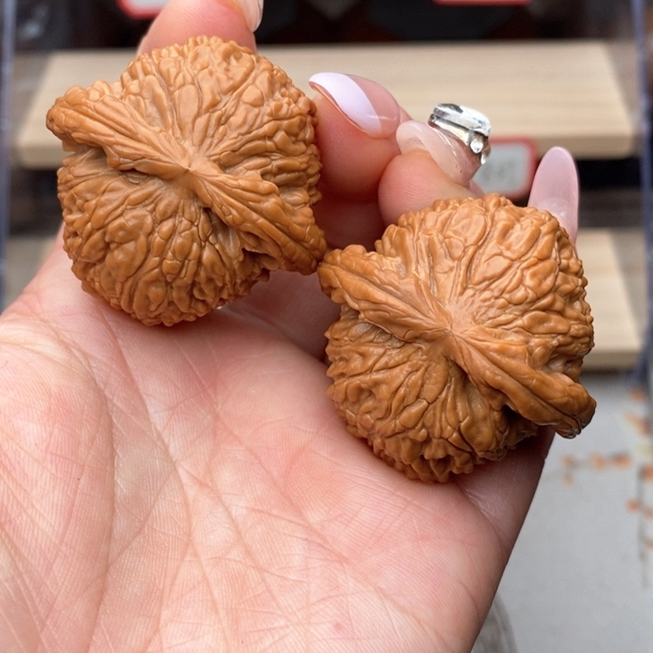 核桃把件白狮子核桃