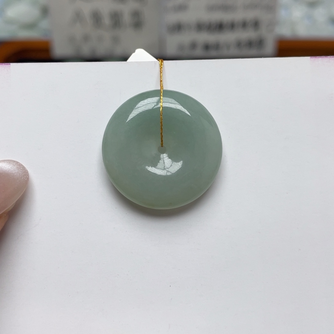 翡翠未镶嵌颈饰平安扣