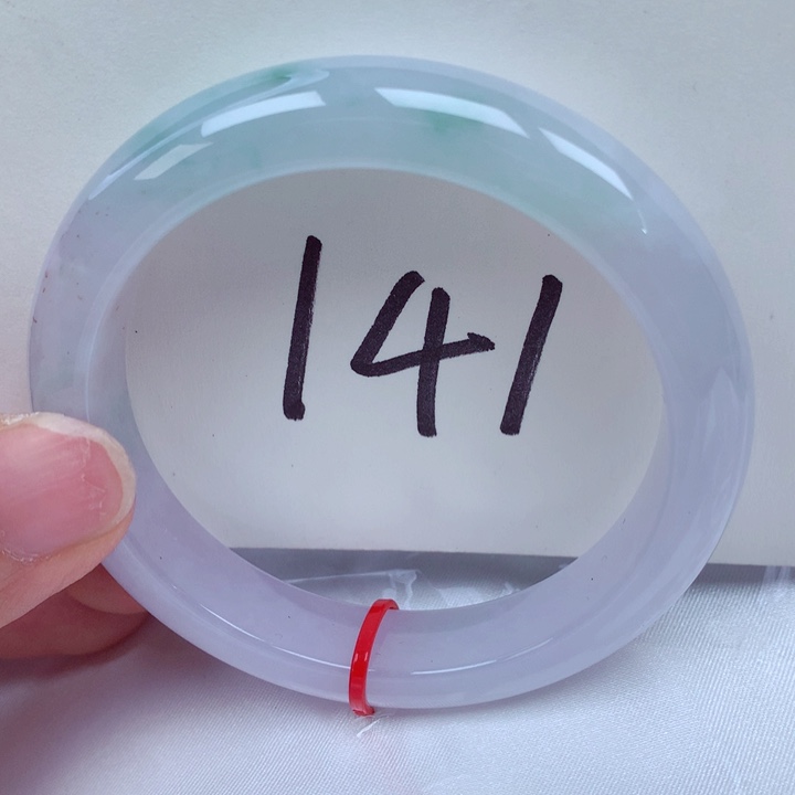 翡翠手镯未镶嵌翡翠