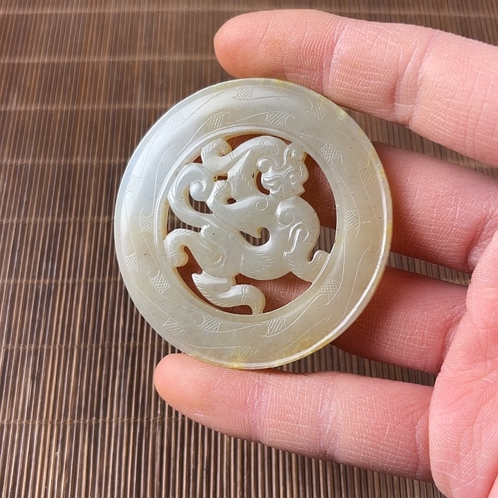 新***！和田玉未镶嵌挂件